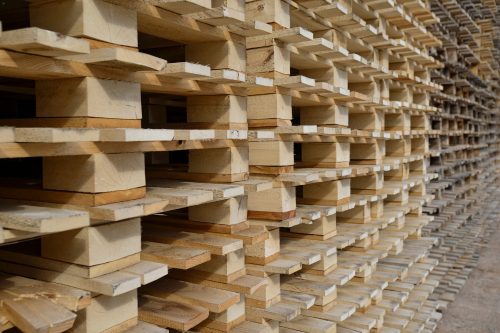 Worker awarded £9,500 after leg injury involving electric pump truck